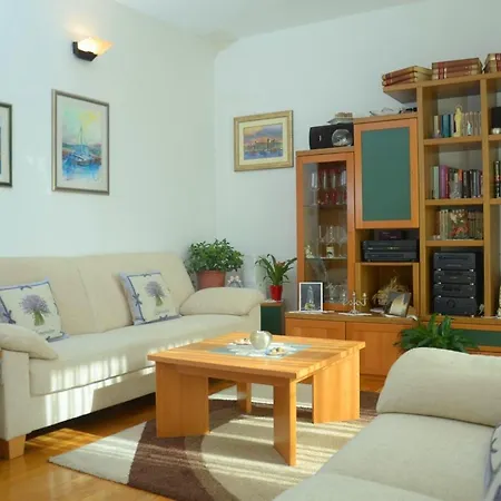 With A Parking Space - 13335 * Сплит